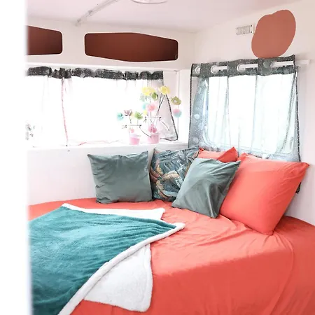 مكان تخييم Caravane Cocooning Saint-Martin-des-Noyers