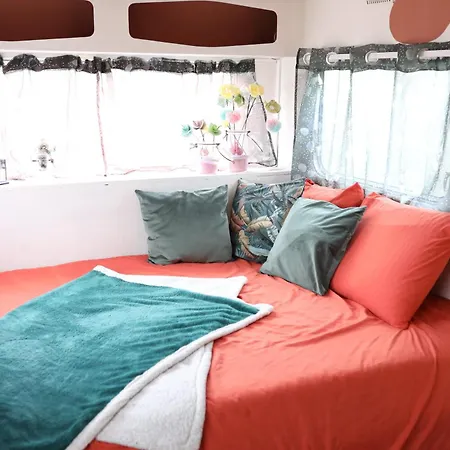 مكان تخييم Caravane Cocooning Saint-Martin-des-Noyers