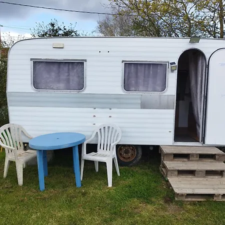 キャンプ場 Caravane Cocooning Saint-Martin-des-Noyers